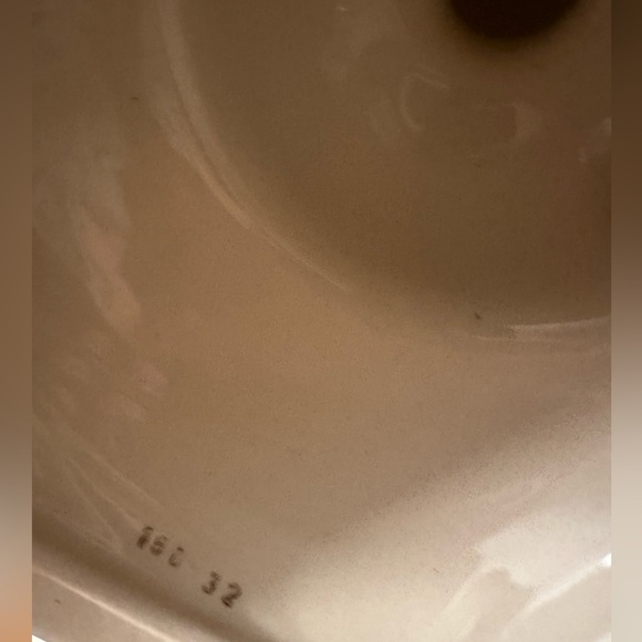 Polish Pottery "Cheese Lady" covered dish - Picture 3 of 6